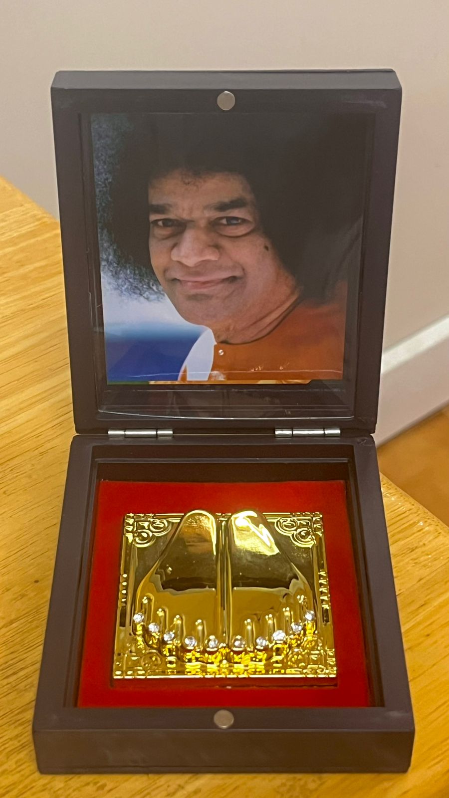 SWAMI PADUKA BOX DIRECT LOOK 3" X 3"